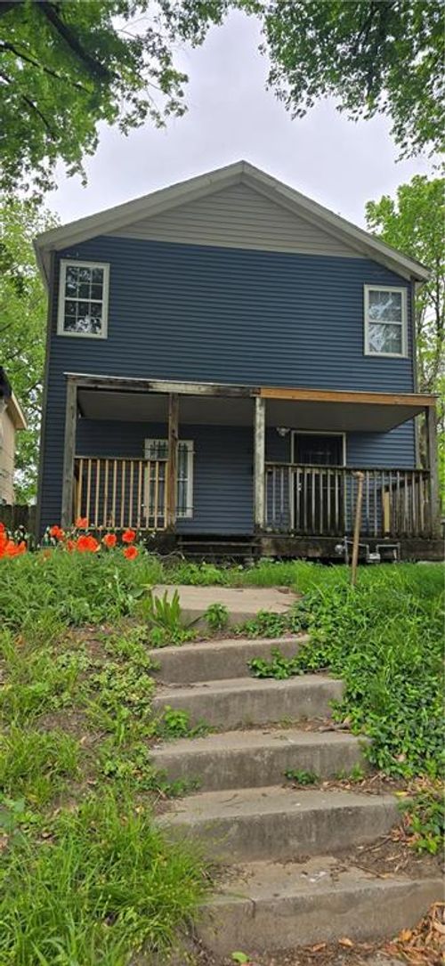 2325 Jackson Ave, Kansas City, MO, 64127-4405 | Card Image