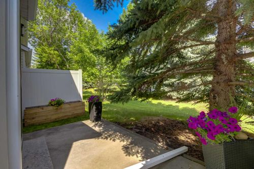 16 Millrise Green Sw, Calgary, AB, T2Y3E8 | Card Image