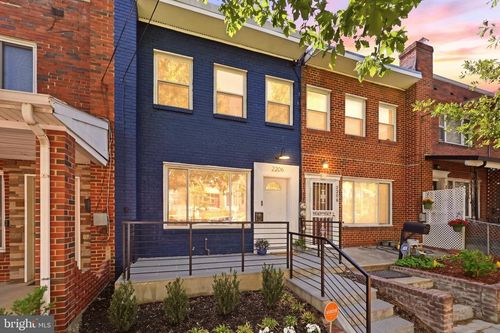 2206 16th St Ne, WASHINGTON, DC, 20018-1207 | Card Image
