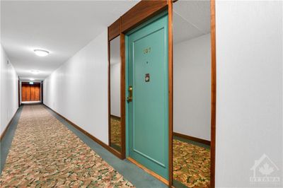 Apartment entrance | Image 3