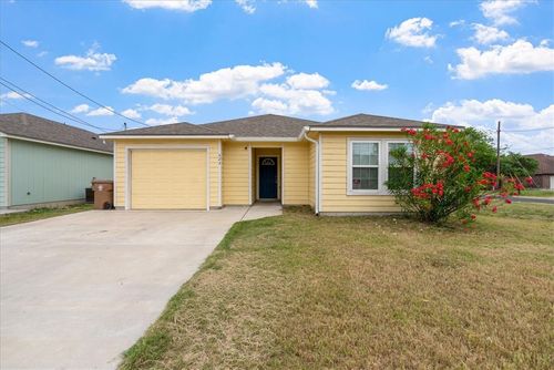 525 Military Dr, Corpus Christi, TX, 78418-4203 | Card Image