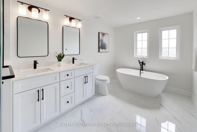 1112 Booth Ave, House other with 4 bedrooms, 4 bathrooms and 2 parking in Innisfil ON | Image 17