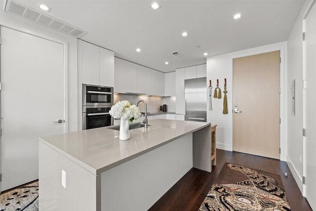 APT-2202 - 501 West Ave, Condo with 1 bedrooms, 2 bathrooms and null parking in Austin TX | Image 9
