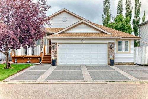 195 West Lakeview Circle, Chestermere, AB, T1X1M5 | Card Image