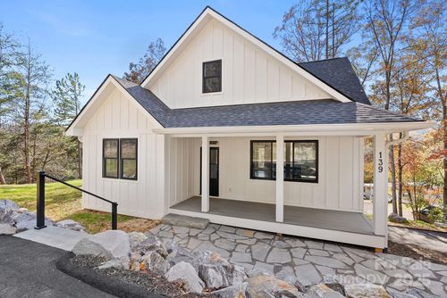 139 Courtney Ln, Candler, NC, 28715-9029 | Card Image
