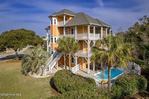 200 Shipwreck Ln, Emerald Isle, NC, 28594-6102 | Card Image