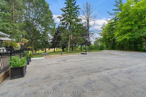 6820 16th Side Rd, Schomberg, ON, L0G1T0 | Card Image