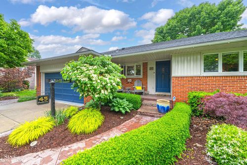 45 Crestwood Dr, Grosse Pointe Shores, MI, 48236-1106 | Card Image
