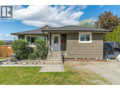 862 Desmond St, Kamloops, BC, V2B5K5 | Card Image