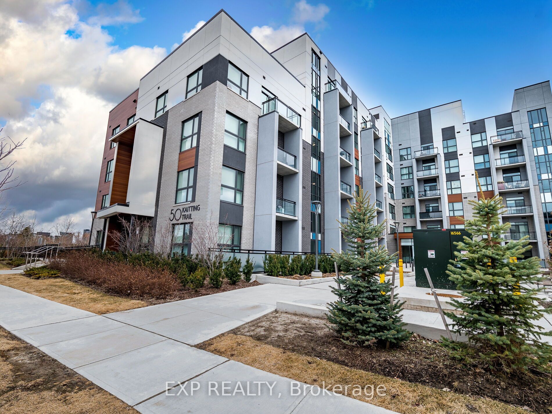 Residential Lease in Oakville
