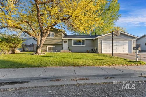 275 E 14th N, Mountain Home, ID, 83647-1627 | Card Image