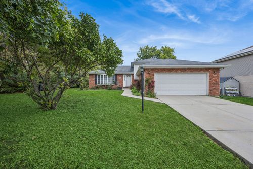 5524 Christopher Dr, Oak Forest, IL, 60452-4917 | Card Image