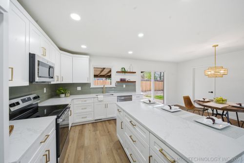 11644 E 34th St, Tulsa, OK, 74146-2151 | Card Image