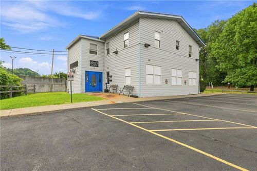 3433 Willow Ave, Castle Shannon, PA, 15234-2205 | Card Image