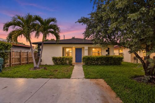 na-209 Ne 35th St, Oakland Park, FL, 33334-1113 | Card Image