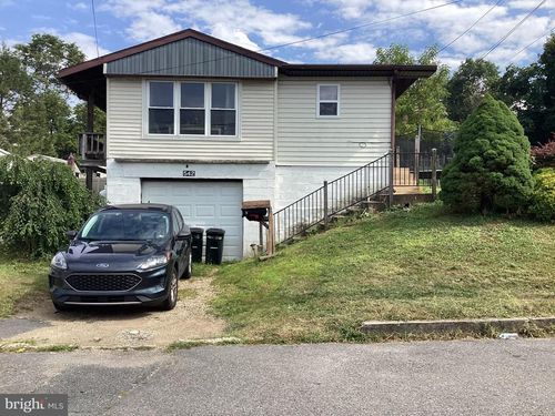 542 3rd St, PORT CARBON, PA, 17965-1417 | Card Image