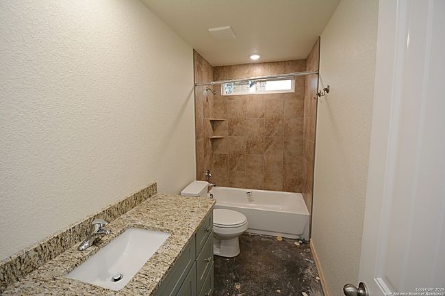521 Lariat Pass, House other with 3 bedrooms, 2 bathrooms and null parking in Spring Branch TX | Image 8