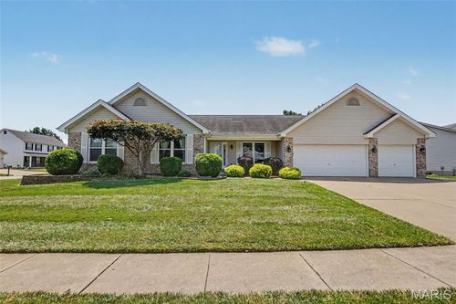 304 Thoroughbred Trail, St Peters, MO, 63376 | Card Image