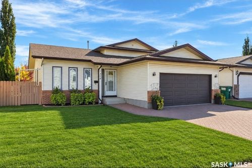 518 Bronson Crescent, Saskatoon, SK, S7J5E3 | Card Image