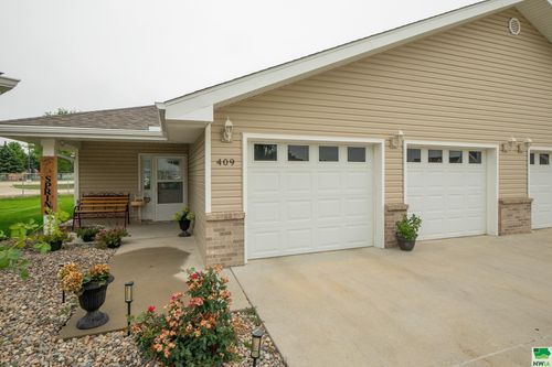 409 Maupin Ln, Sergeant Bluff, IA, 51054-8972 | Card Image
