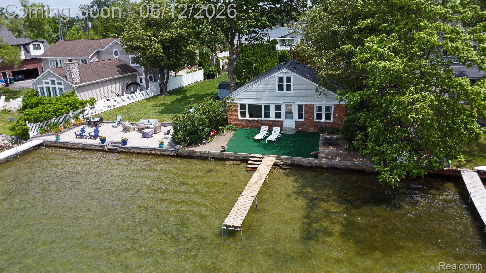 Residential in Commerce Charter Township 3