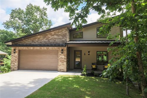 32 Warwick Dr, Bella Vista, AR, 72714-6303 | Card Image