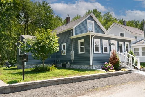 12 Crump St, Hudson, MA, 01749-1358 | Card Image