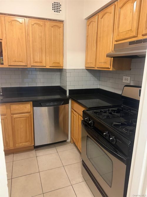 417-67-41 Burns St, Forest Hills, NY, 11375-3548 | Card Image