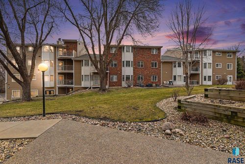 205-1108 W 57th St Street, Sioux Falls, SD, 57108-2839 | Card Image
