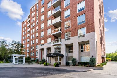 PH2 - 40 Old Mill Rd, Condo with 1 bedrooms, 1 bathrooms and 2 parking in Oakville ON | Image 2