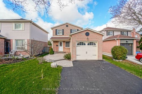 lower-6272 Kindree Cir, Mississauga, ON, L5N3C2 | Card Image