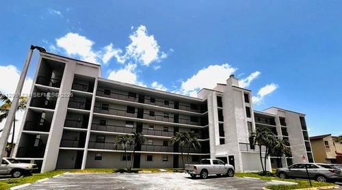 7-505-10145 Nw 9th Street Cir, Miami, FL, 33172-6659 | Card Image