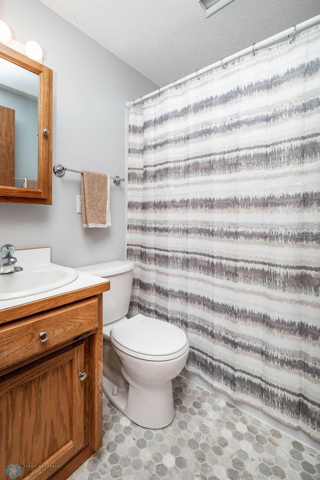 Full Bathroom | Image 16