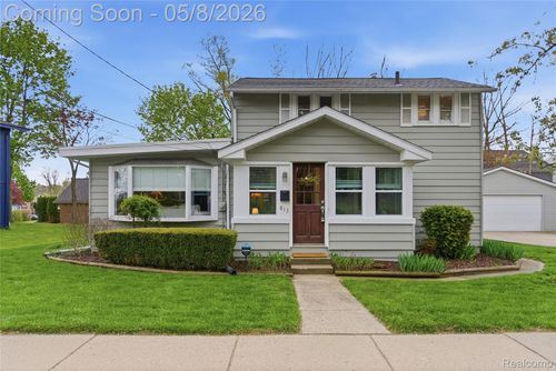 813 1st St, Rochester, MI, 48307-2613 | Card Image