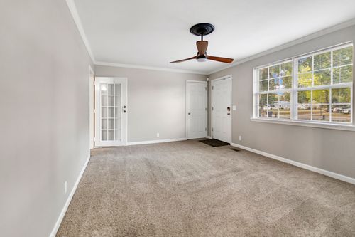 374 Treeland Dr, Clarksville, TN, 37040 | Card Image