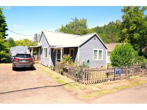 317 S Cedar St, Drain, OR, 97435-0058 | Card Image