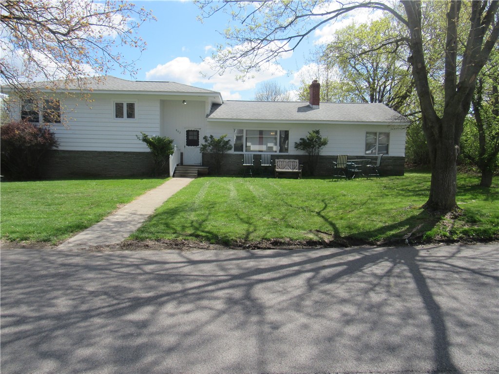 Colton Ave, Newark, NY 14513