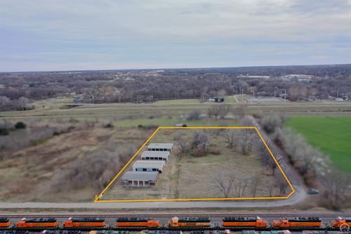 3201 Se Bates Rd, Topeka, KS, 66607 | Card Image