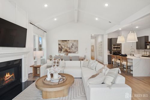 25-22 Brewer Way, Plainsboro, NJ, 08536-2197 | Card Image