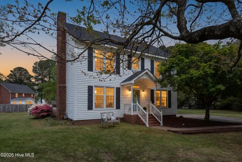 2305 N Miller Cir, Winterville, NC, 28590-9919 | Card Image