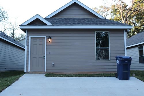 11633 Vistawood St, Willis, TX, 77318-7673 | Card Image