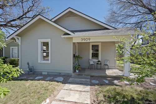 3909 Becker Ave, Austin, TX, 78751-5208 | Card Image