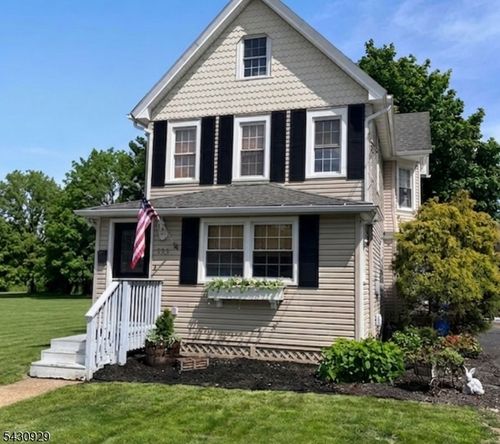 323 Church St, Belford, NJ, 07718-1576 | Card Image