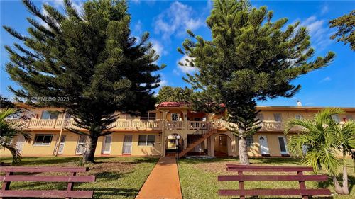 n6-135 Ne 202nd Ter, Miami Gardens, FL, 33179-2940 | Card Image