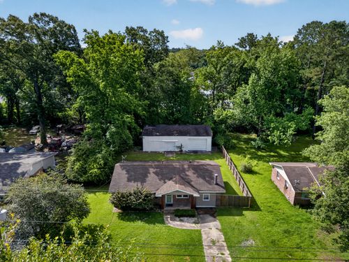 221 Forest Cir, Summerville, SC, 29483-2805 | Card Image