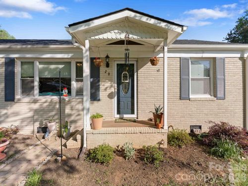 20 E Constance St, Columbus, NC, 28722-3445 | Card Image