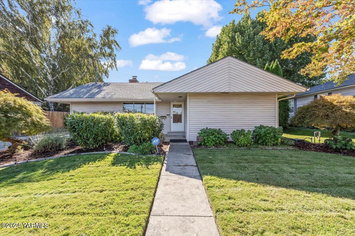 Sharon Way, Yakima, WA 98902