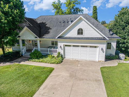4824 Knoll Ct, Watervliet, MI, 49098-8347 | Card Image