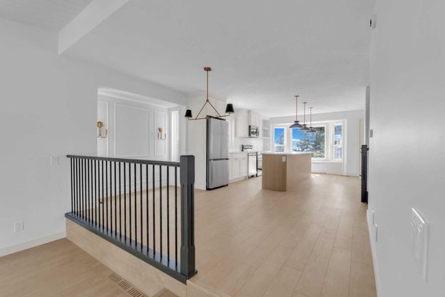 56 Macewan Meadow Way Nw, House other with 3 bedrooms, 3 bathrooms and 4 parking in Calgary AB | Image 5