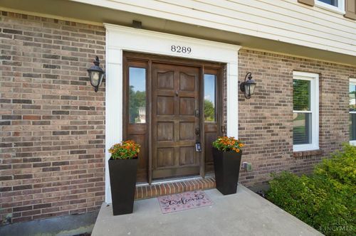 8289 Fawn Knoll Ct, Cincinnati, OH, 45247 | Card Image